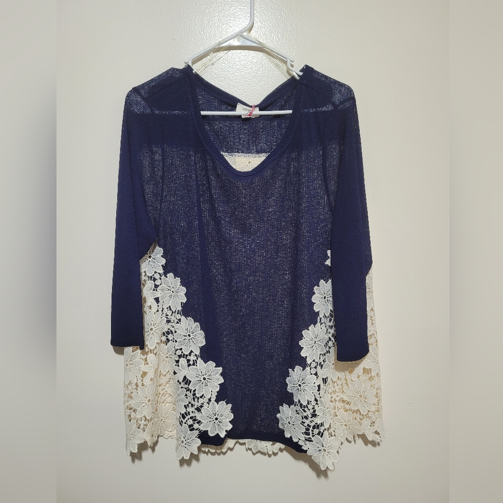 NWT Umgee Navy Blouse with White Lace Detail Medium